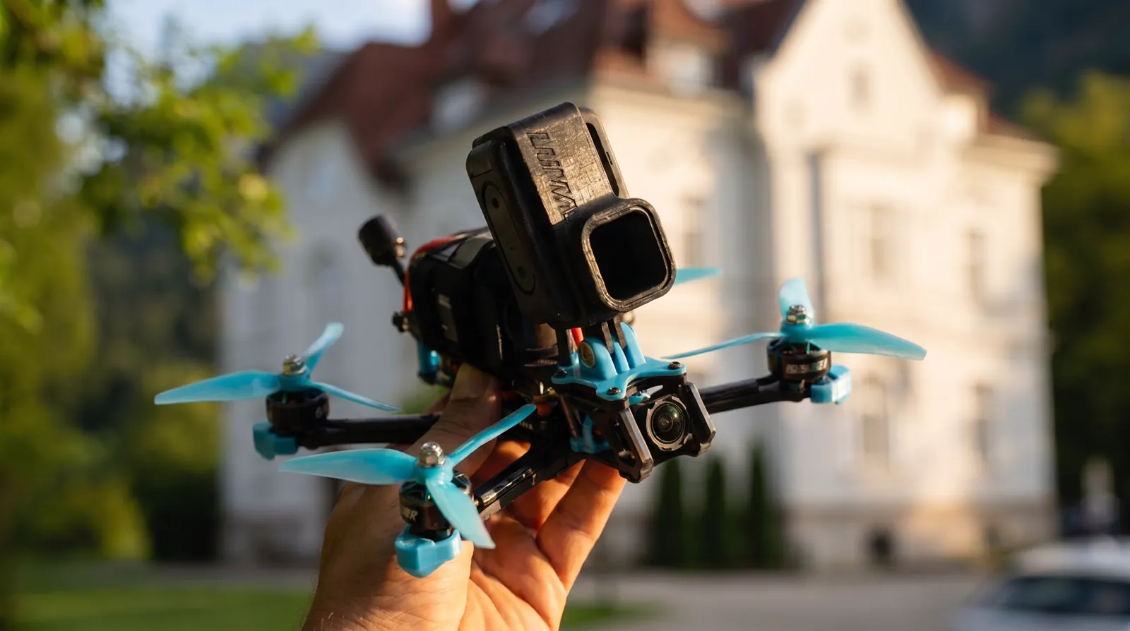 5-Zoll-FPV-Freestyle-Drohne für dynamische Drohnenaufnahmen von Immobilien