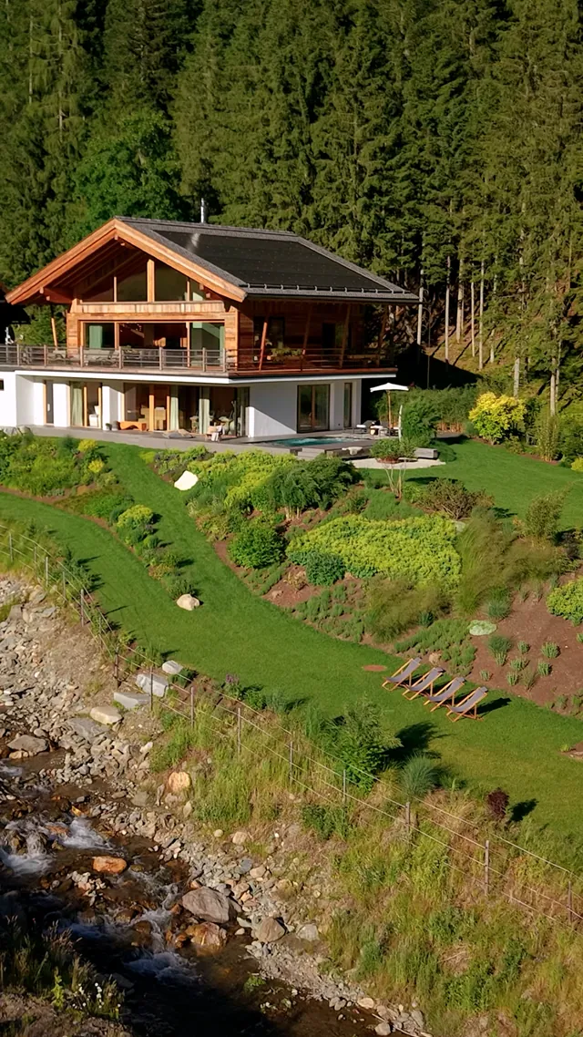 FPV-Drohnenvideo Chalet Falk – Luxus-Chalet-Marketing in den österreichischen Alpen
